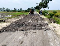 Proyek Pembangunan BKKD Desa Ngampal Dikerjakan Asal – Asalan, Diduga Sarat Dengan Korupsi